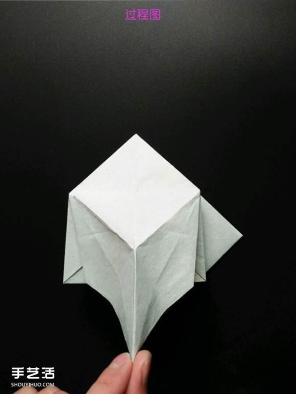 Super complex origami shark illustration, detailed steps for folding a three-dimensional shark