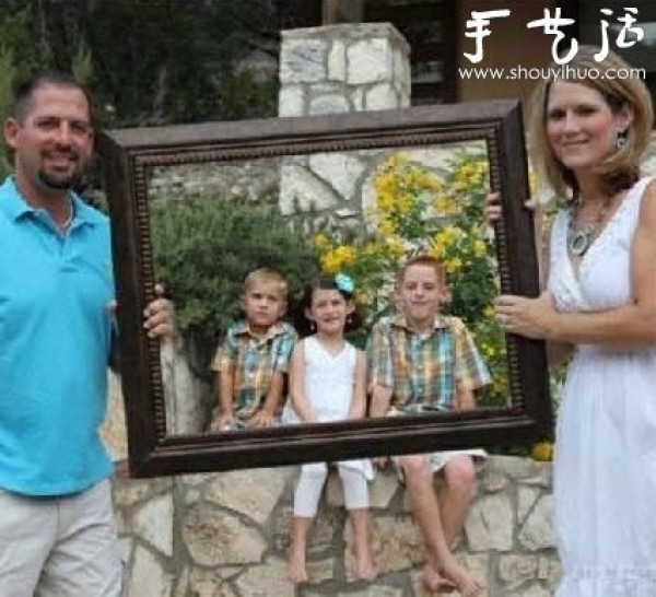 This is how a family portrait should be taken! 