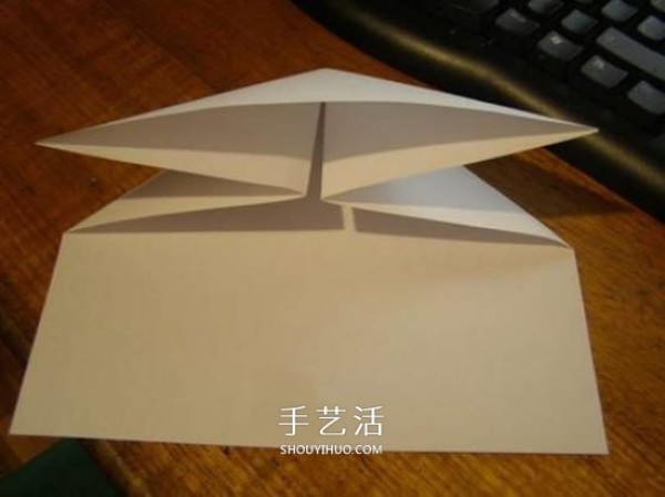 Fly faster and further! Illustration of how to make a simple paper airplane origami