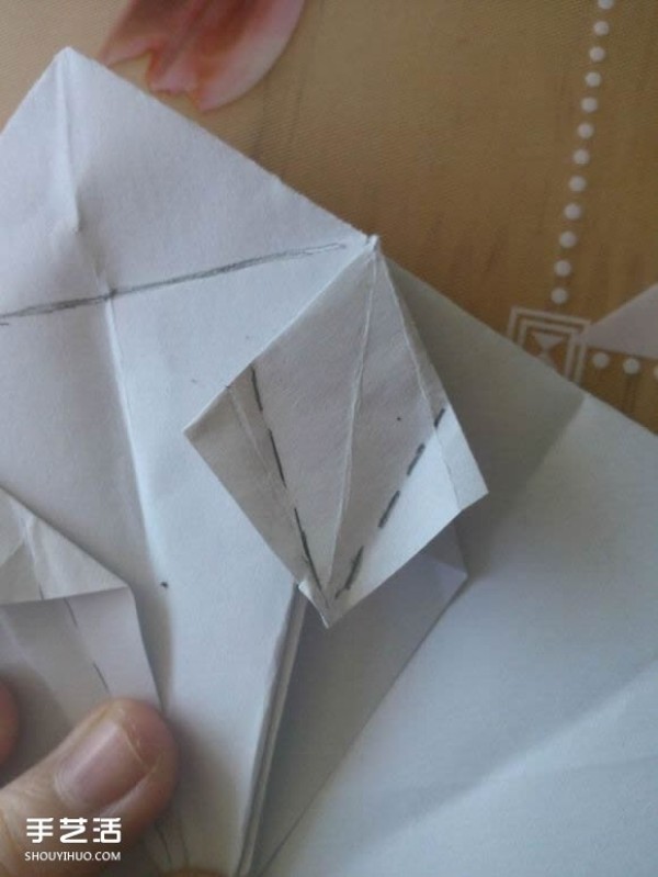 Origami diagram of a grand piano and how to fold a three-dimensional grand piano step by step