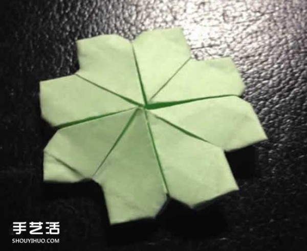 How to fold a four-leaf clover, a simple four-leaf clover origami tutorial with two pieces of paper