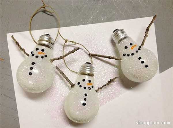 Reuse waste light bulbs to create creative handmade DIY interesting gadgets