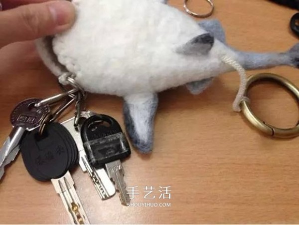 Wool felt shark key bag DIY wool felt key bag making method