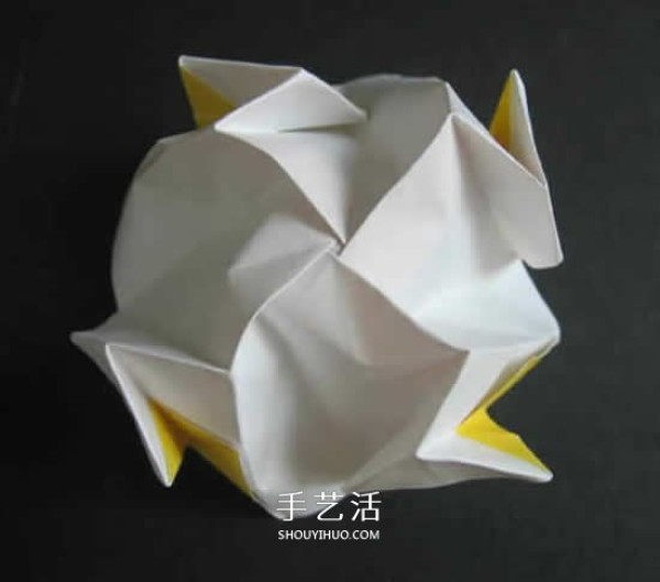 Illustrations of folding handmade roses and super-detailed origami rose step-by-step pictures