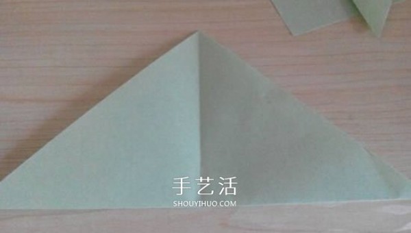 Illustration of how to fold simple high-heeled shoes. How to make origami high-heeled shoes.