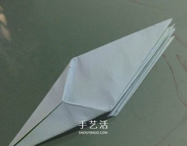 Illustration of how to fold paper lilies, step-by-step instructions for folding lilies