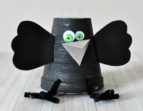 Tutorial on how to make a cute crow from a foam cup