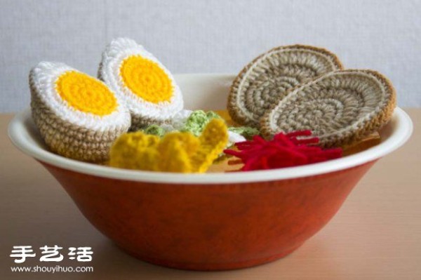 A bowl of ramen made by a Japanese handicraft expert with wool! 