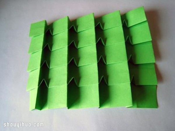 One piece of paper origami three-dimensional Christmas tree handmade DIY illustrated tutorial