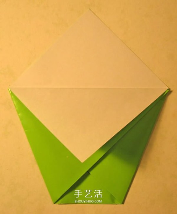 A simple ashtray folding method and an origami ashtray picture tutorial