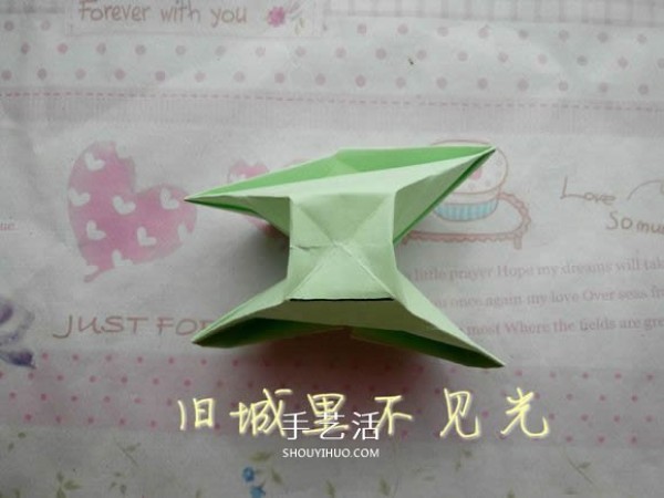 A tutorial on how to fold a diamond rose and a tutorial on how to fold a diamond rose