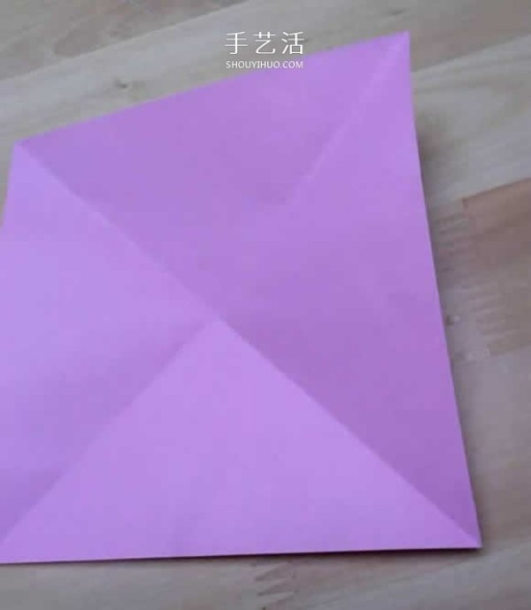 How to fold a spinning paper top with a simple flower-shaped top origami tutorial