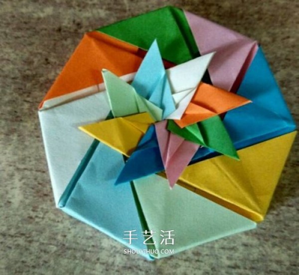 Illustration of the folding method of a Japanese-style octagonal gift box origami octagonal gift box with lid