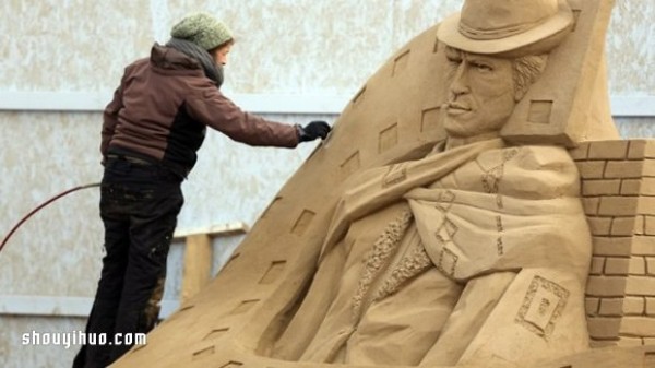 Hollywood movie themed sand sculptures to feel the artistic charm of sand