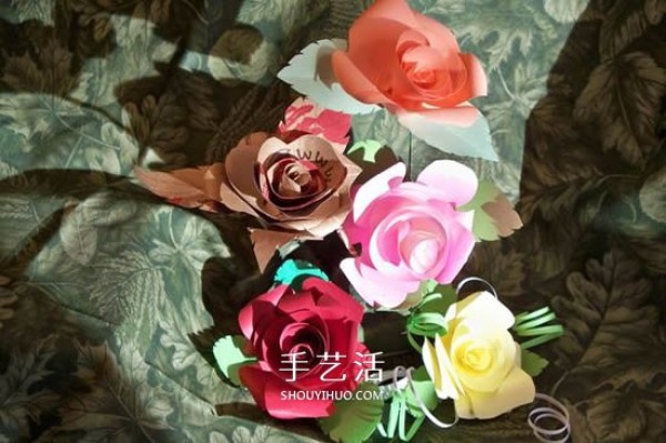 How to make cardboard roses and illustrate how to make simple colored paper roses