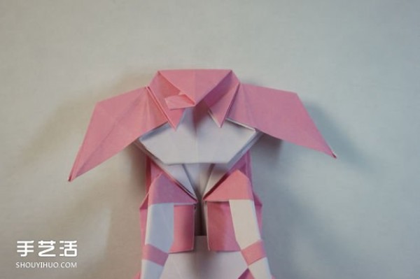 Origami Girls Step-By-Step Illustration and Complex Folding Tutorial for Girls