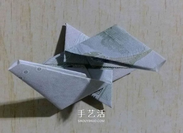 One-yuan banknote origami six-pointed star complex banknote six-pointed star folding method