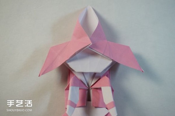 Origami Girls Step-By-Step Illustration and Complex Folding Tutorial for Girls