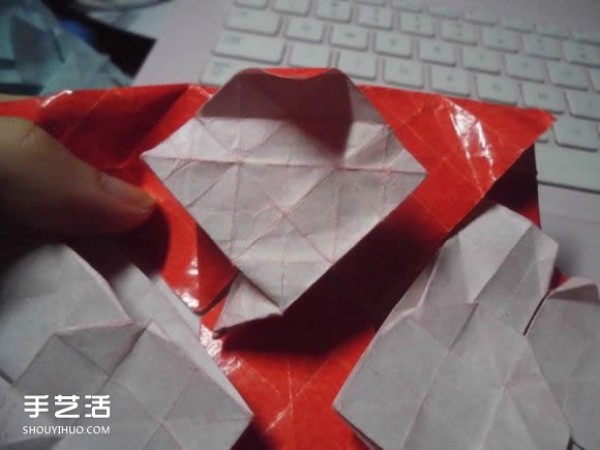 Kissing Fish Origami Illustration of the Super Complex Heart Folding Process