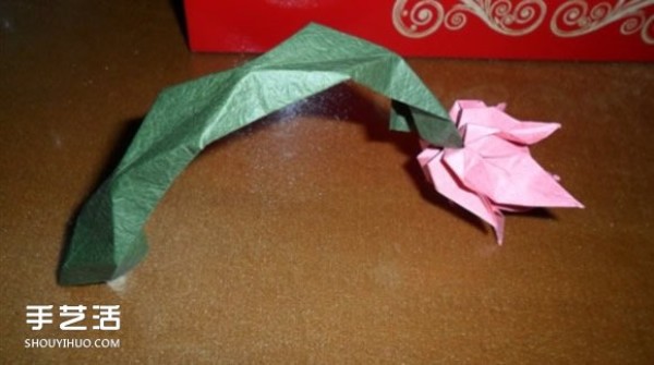 The origami method of crab claw origami, illustrated origami Christmas cactus tutorial