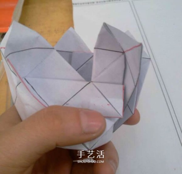 Step-by-step diagram of how to fold a Rothbard rose, origami Fukuyama