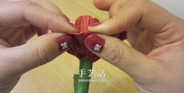 How to fold carnations with detailed illustrations and Mothers Day carnation origami tutorial