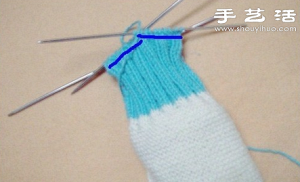 Illustrated tutorial on knitting beautiful boat socks with wool