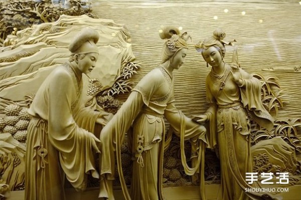 Chinese traditional Dongyang wood carving craftsmanship has been passed down for thousands of years