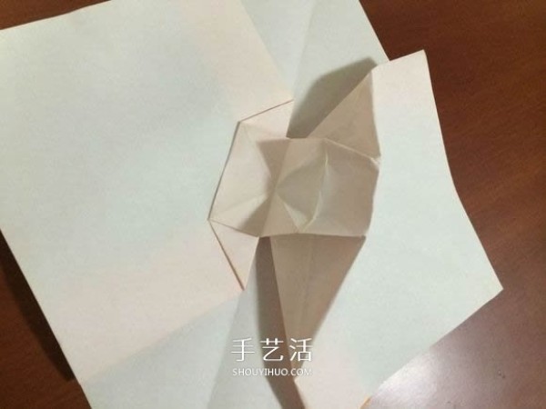 How to fold a complex three-dimensional sports car with detailed steps of origami sports car