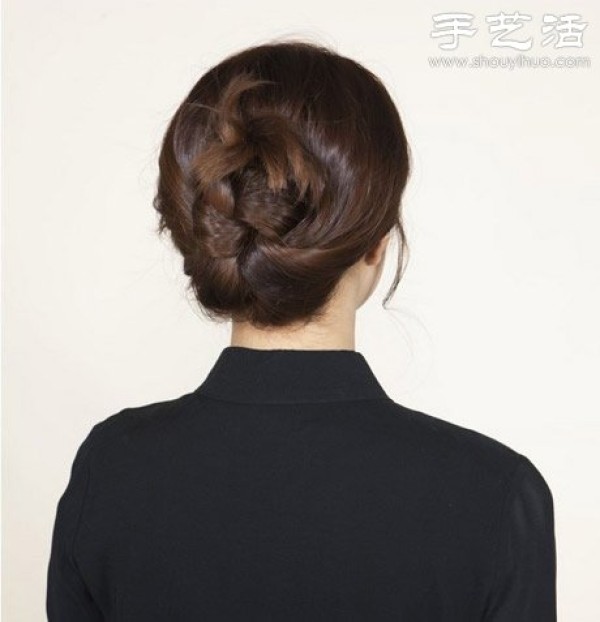 MM with long hair, look here: DIY tutorial for Korean-style buns