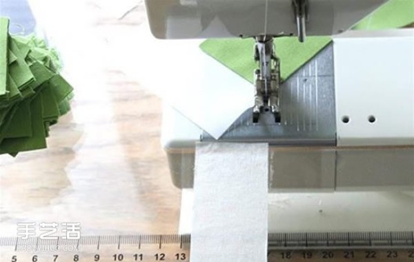 Tips for diagonal sewing and methods for sewing straight lines on non-woven fabrics