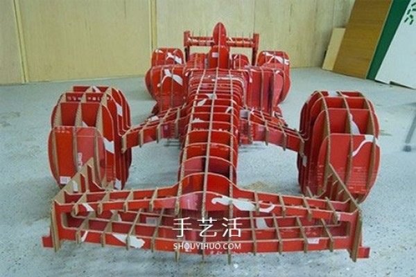 Handmade work of using shoebox waste to make a racing F1 racing model