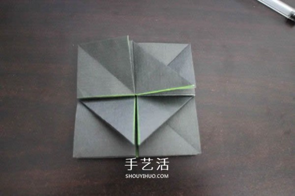 Illustrations of how to fold the NIKE logo using the origami method