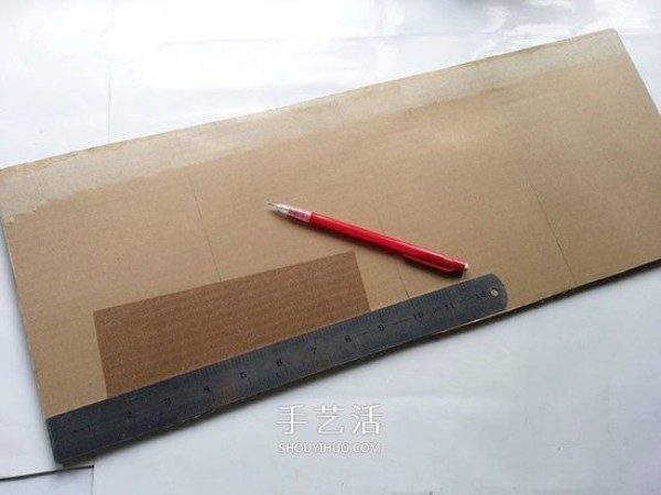 Corrugated paper can be used to make beautiful star lighting, and it is also very simple to transform it into a lantern