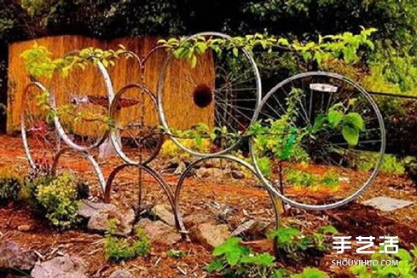 Old bicycles are transformed into small-scale bicycle waste utilization ideas