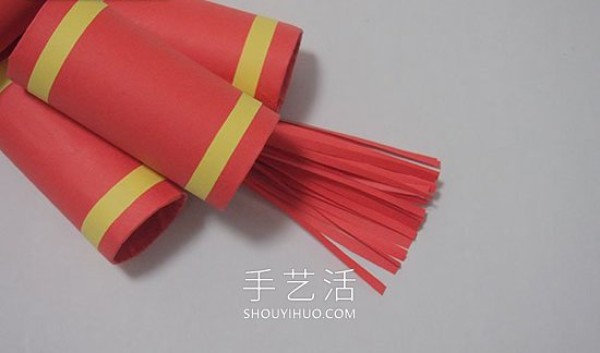 Tutorial on how to make simple hand-made firecracker decorations during the Spring Festival