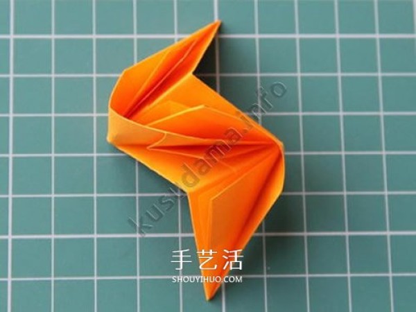 The folding tutorial of combining roses can also make a rose ball