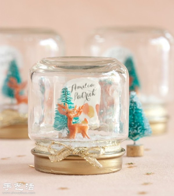 Glass jar + creativity + DIY to make beautiful snow scene trinkets