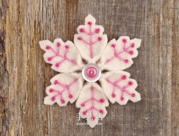 A collection of 18 kinds of non-woven snowflakes with pictures and handmade fabrics to make snowflakes