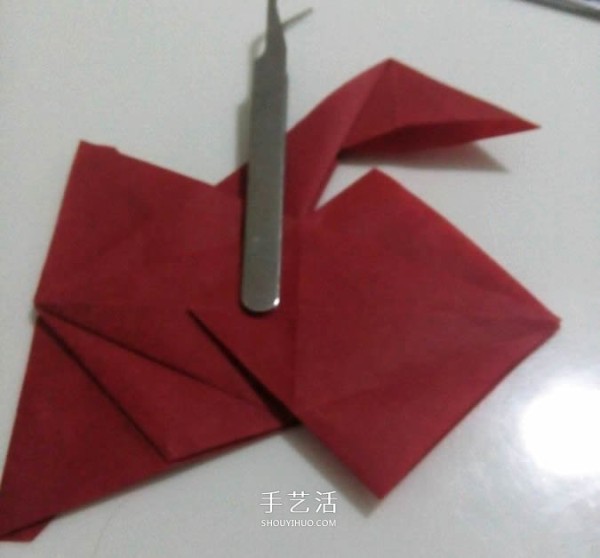 The process of folding the auspicious beast Kirin, the illustrated process of folding the Origami Tetsushi Kamiyas Kirin