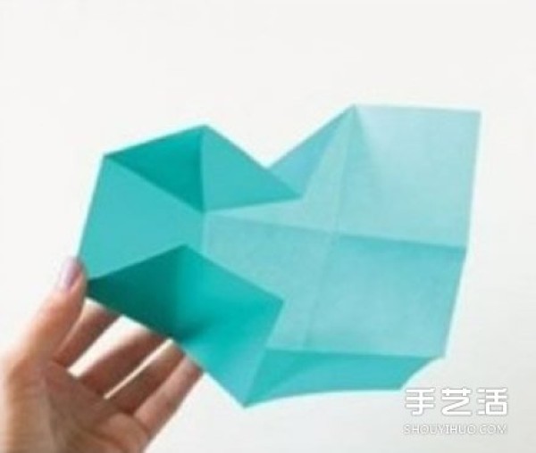 How to fold a square paper box. Illustrations of how to fold a square box.