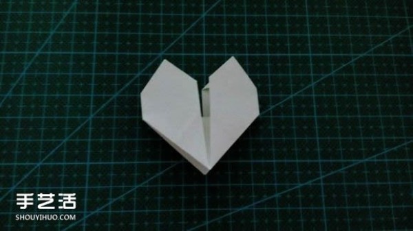 LOVE heart-shaped origami illustrated tutorial on how to fold LOVE love on Valentines Day