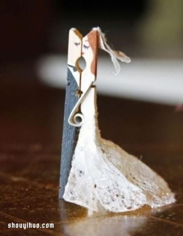 Wooden clips make dancing bride and groom toys