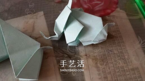 How to fold a three-dimensional elephant with illustrations. How to fold origami a standing elephant