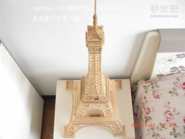 A detailed illustrated tutorial on making a model of the Eiffel Tower using chopsticks and bamboo skewers