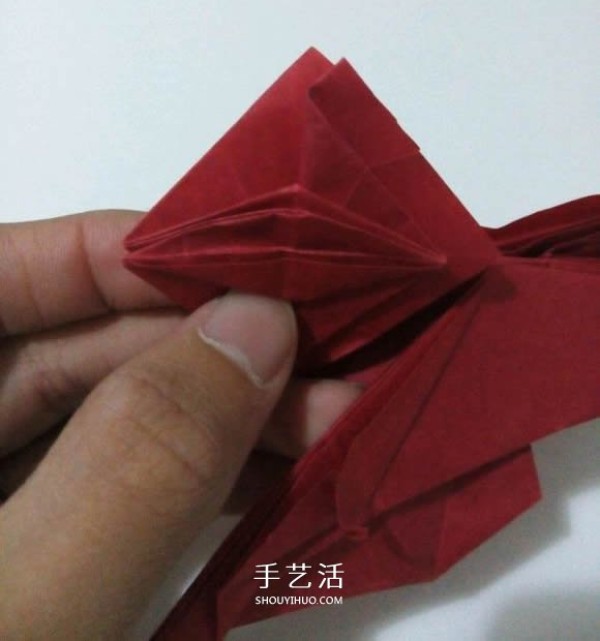 The process of folding the auspicious beast Kirin, the illustrated process of folding the Origami Tetsushi Kamiyas Kirin