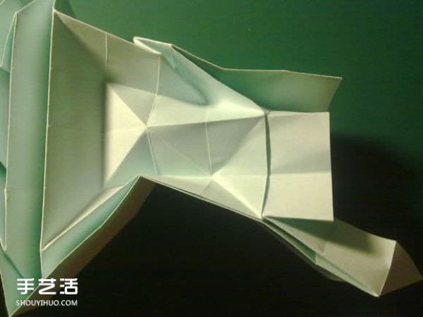 Detailed illustration of the folding process of Hatsune Miku origami