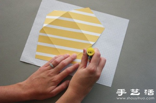 How to fold envelopes, simple illustrations of handmade envelopes