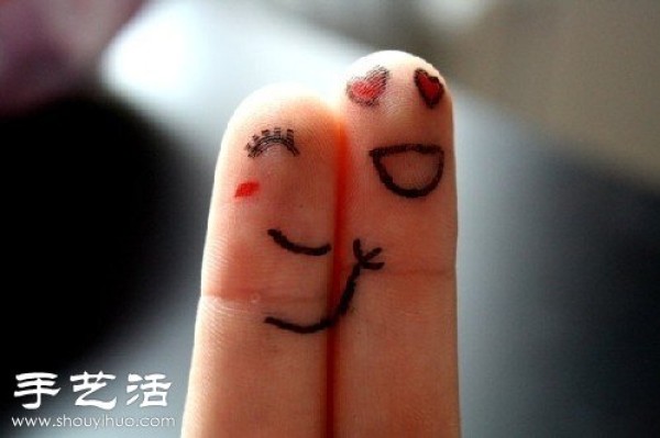 Finger+Simple Drawing DIY Warm and Romantic "Love Follows"