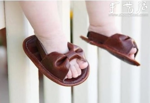 Handmade DIY tutorial for baby cowhide sandals